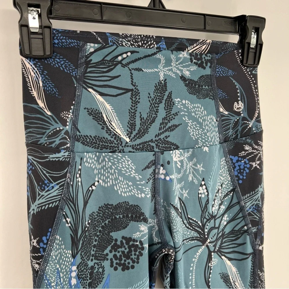 Maaji‎ Activewear High Rise Palms Depth Leggings: Tropical Blue Palm Leaf Print